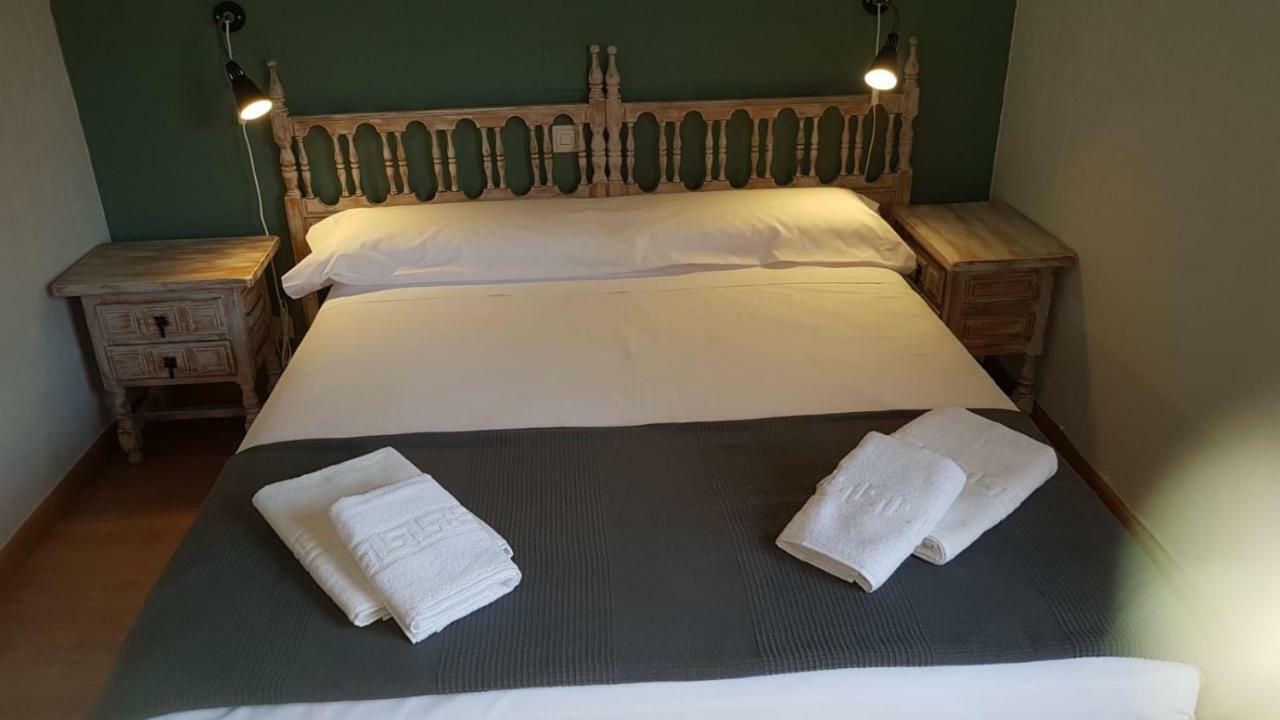 Hostal Becerril Becerril de la Sierra Ngoại thất bức ảnh