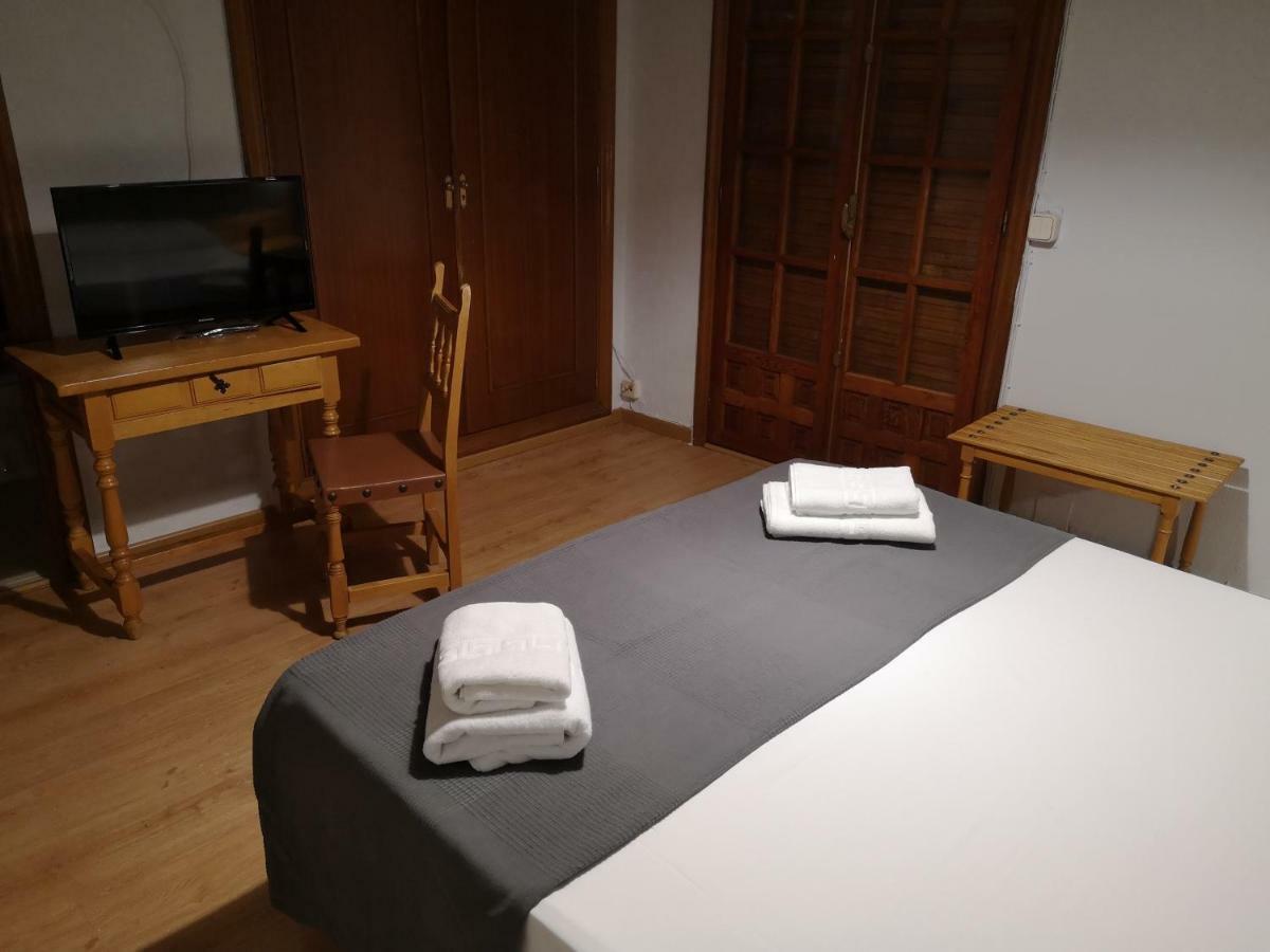 Hostal Becerril Becerril de la Sierra Ngoại thất bức ảnh