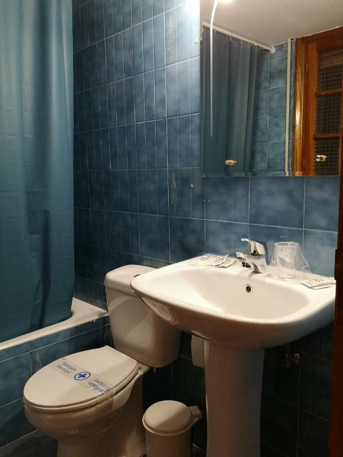 Hostal Becerril Becerril de la Sierra Ngoại thất bức ảnh